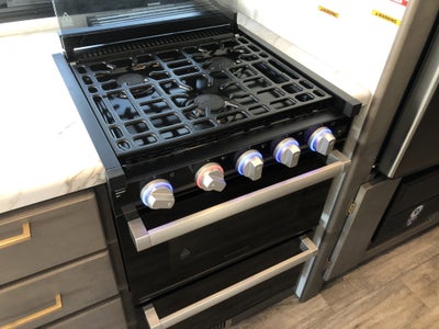 2024 Ford E-Series Cutaway Base