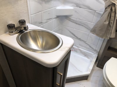 2024 Ford E-Series Cutaway Base