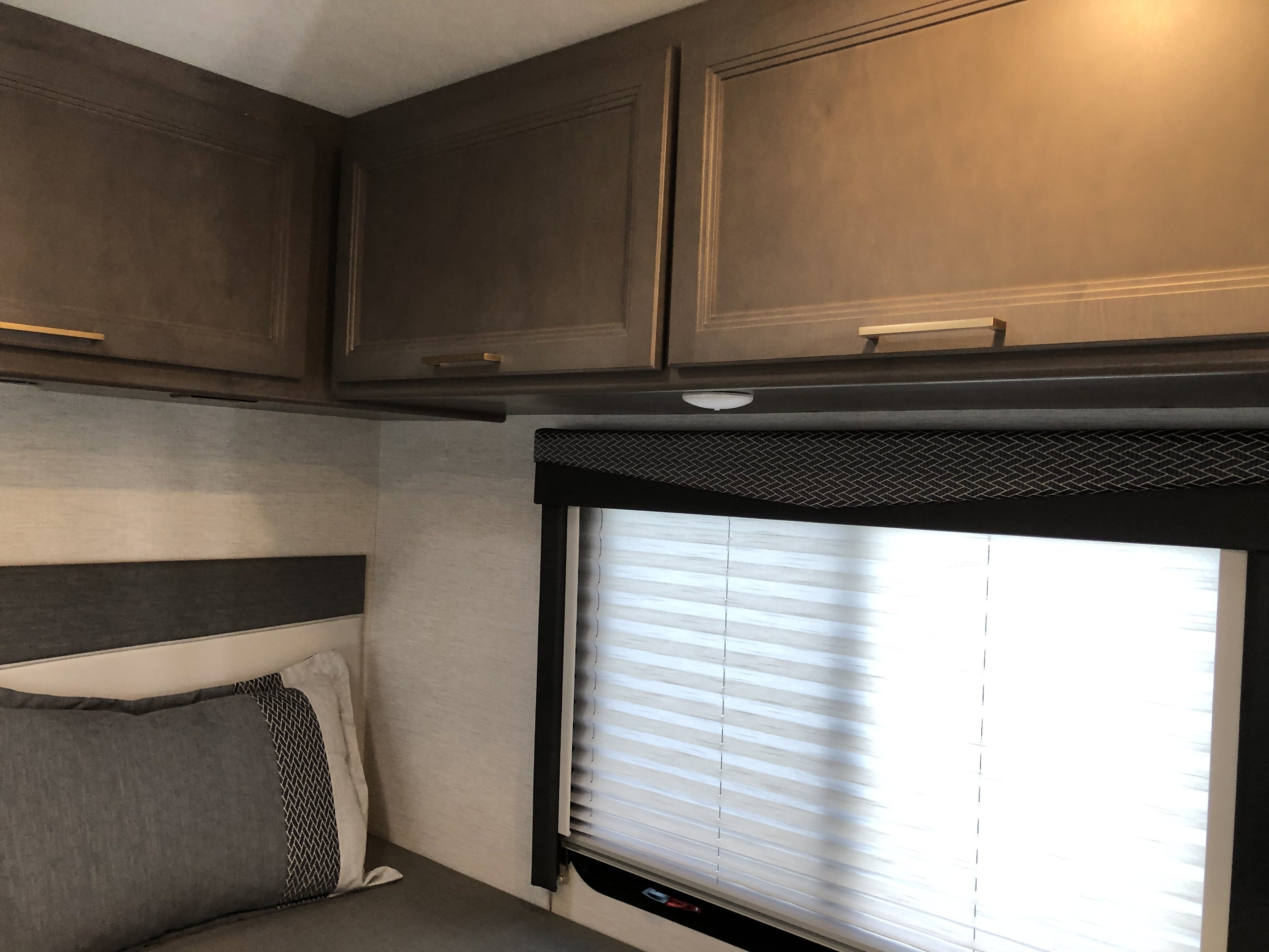 2024 Ford E-Series Cutaway Base