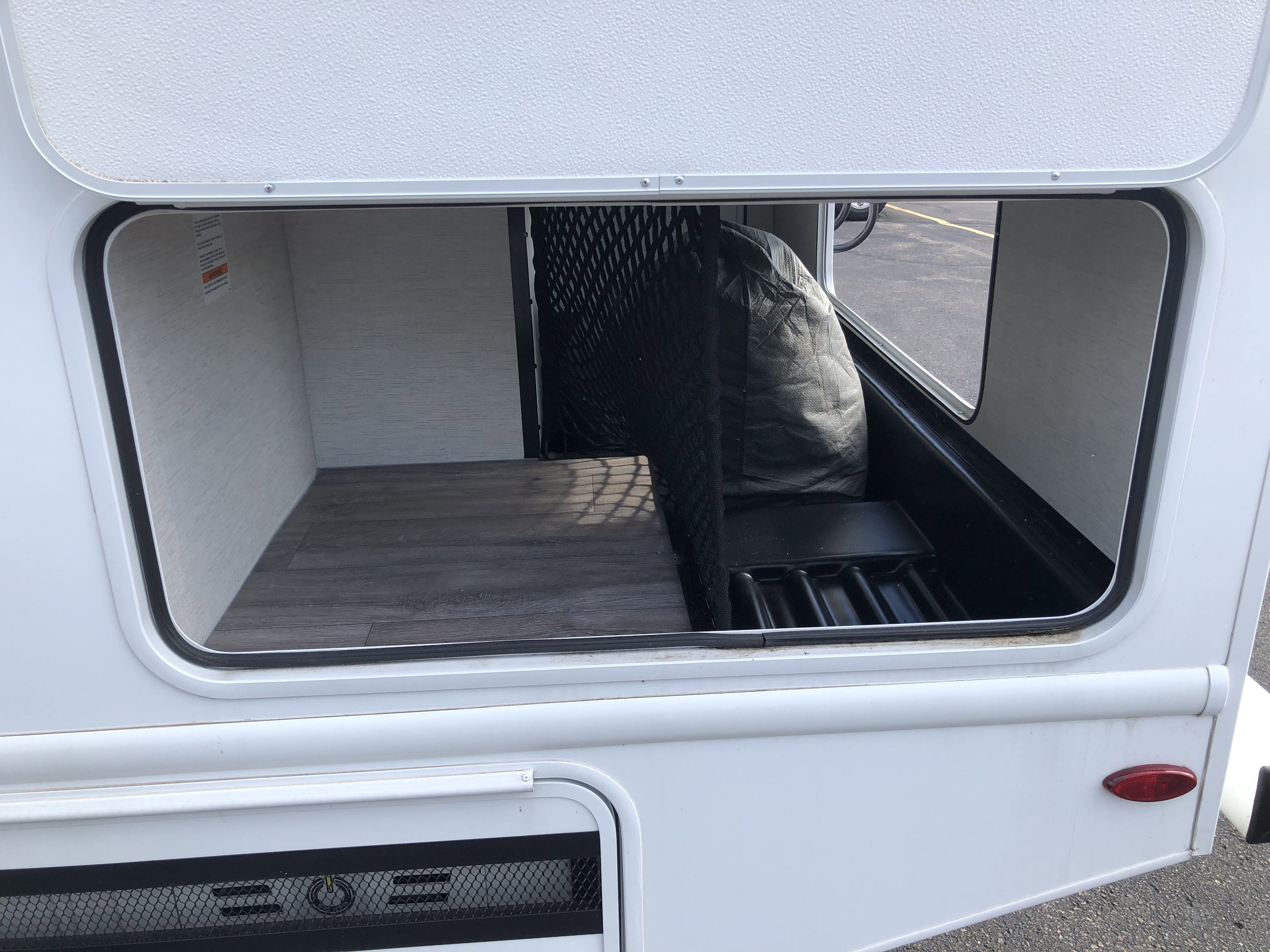 2024 Ford E-Series Cutaway Base