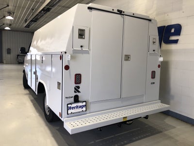 2025 Chevrolet Express Cutaway 3500 1WT