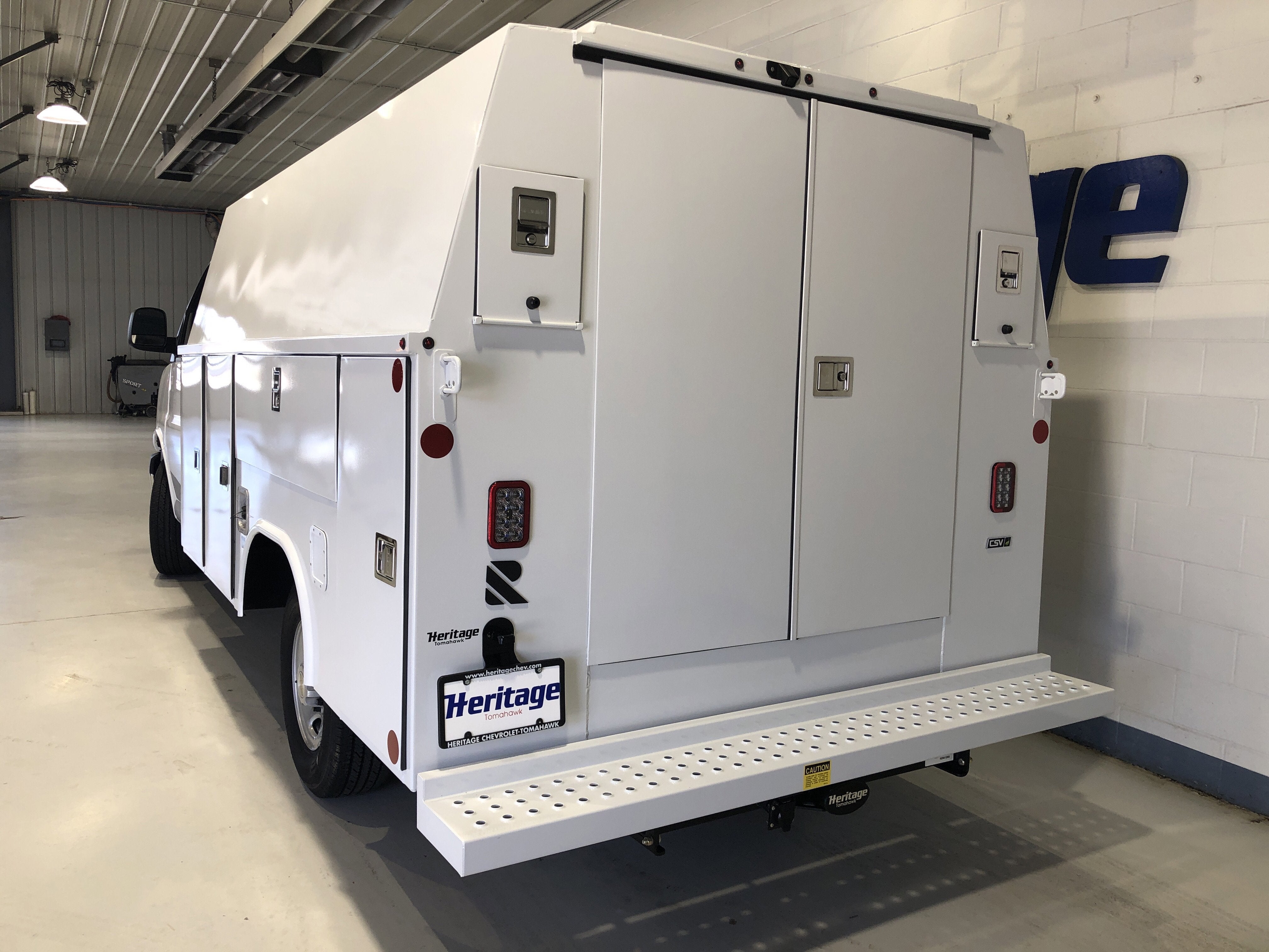 2025 Chevrolet Express Cutaway 3500 1WT