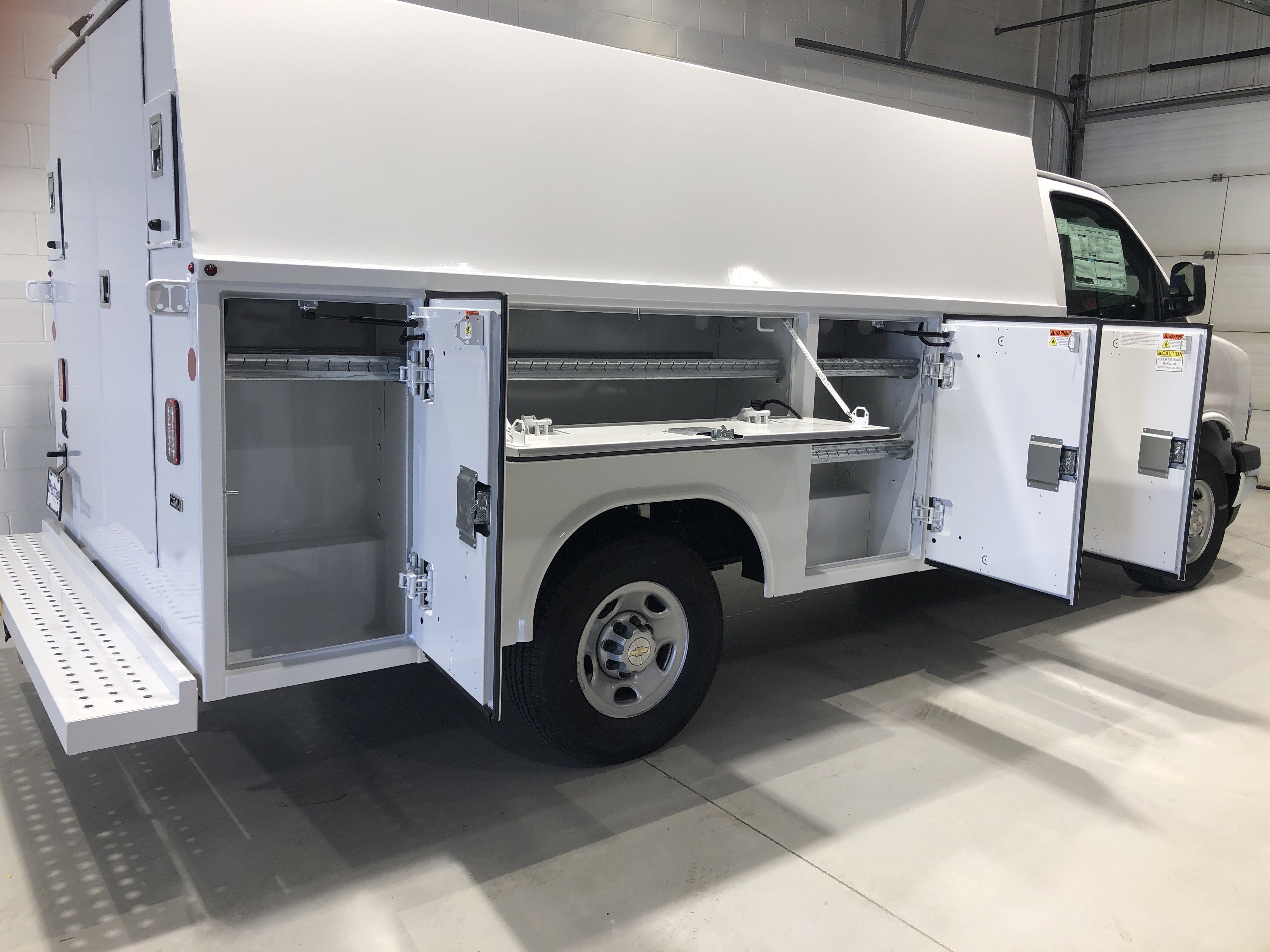 2025 Chevrolet Express Cutaway 3500 1WT