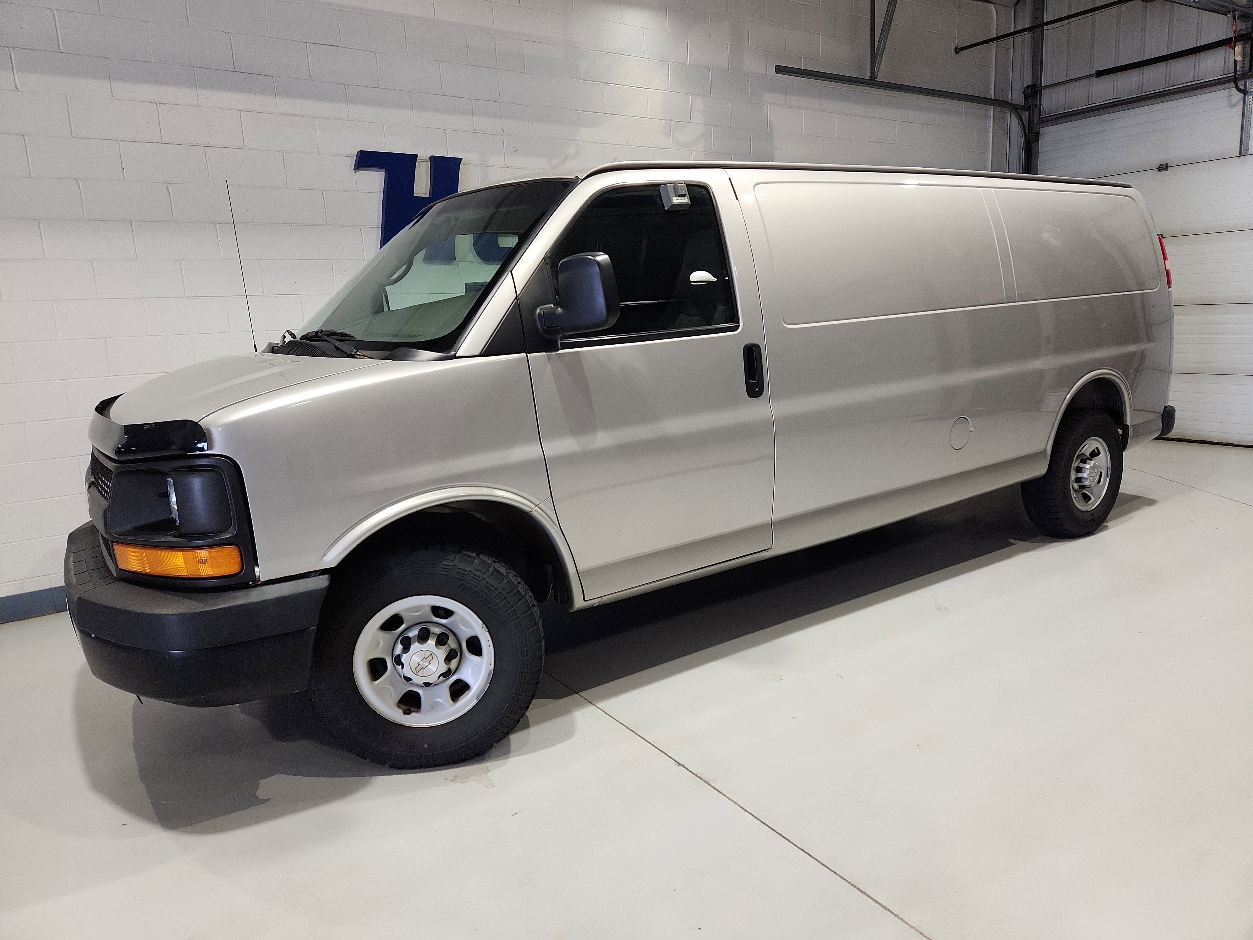 2009 Chevrolet Express Cargo 2500 Base