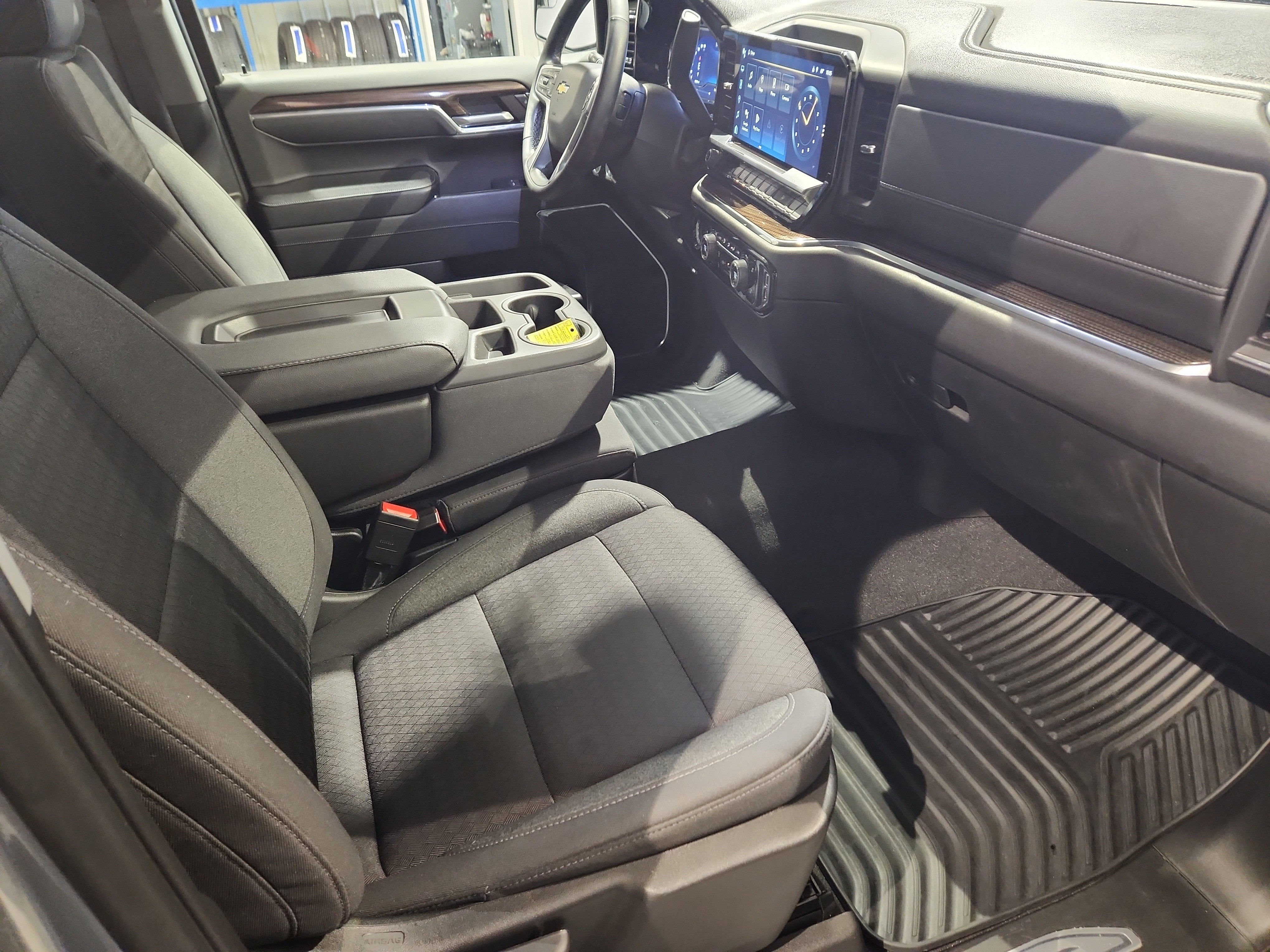 2023 Chevrolet Silverado 1500 LT (2FL)