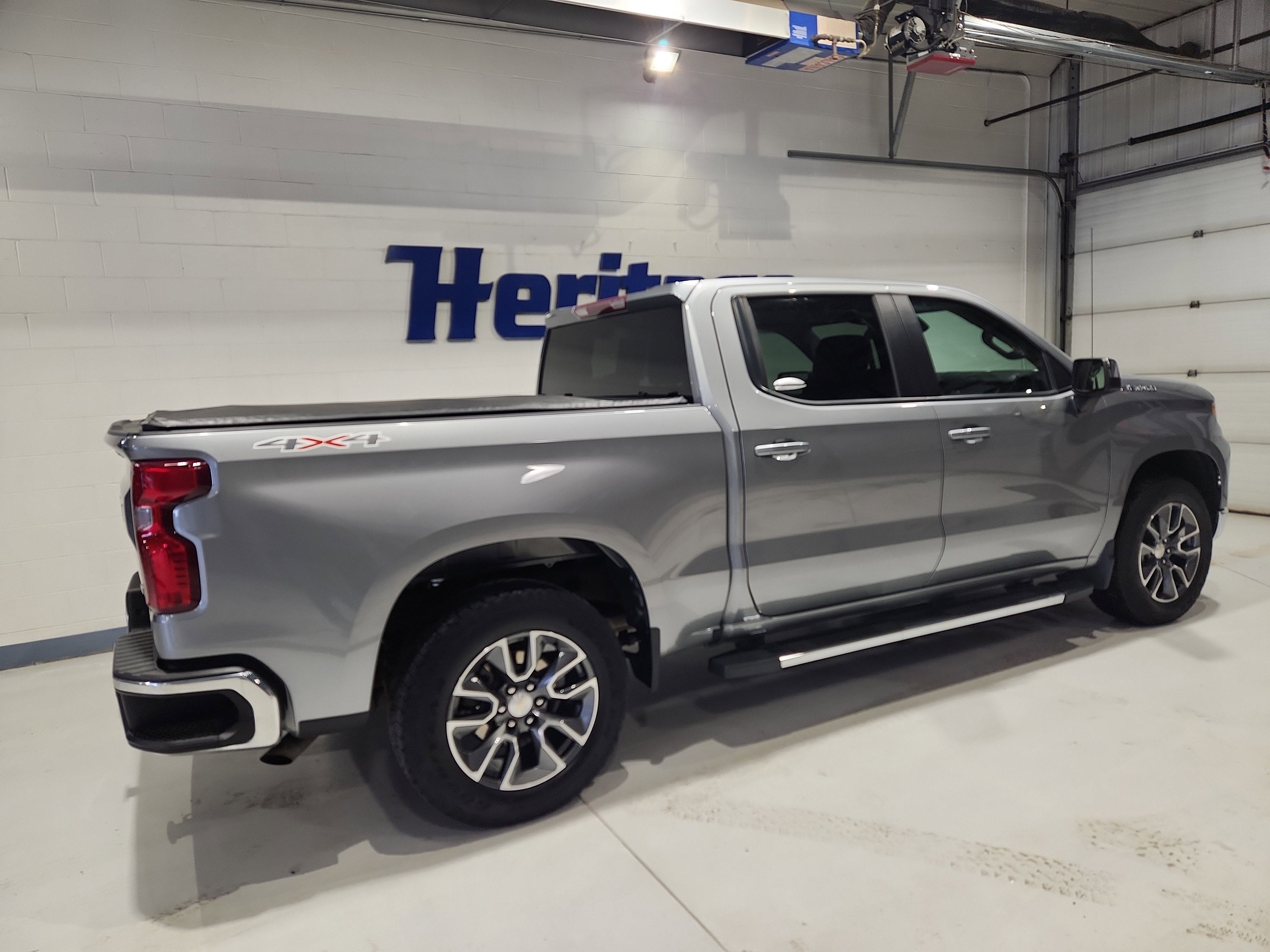 2023 Chevrolet Silverado 1500 LT (2FL)