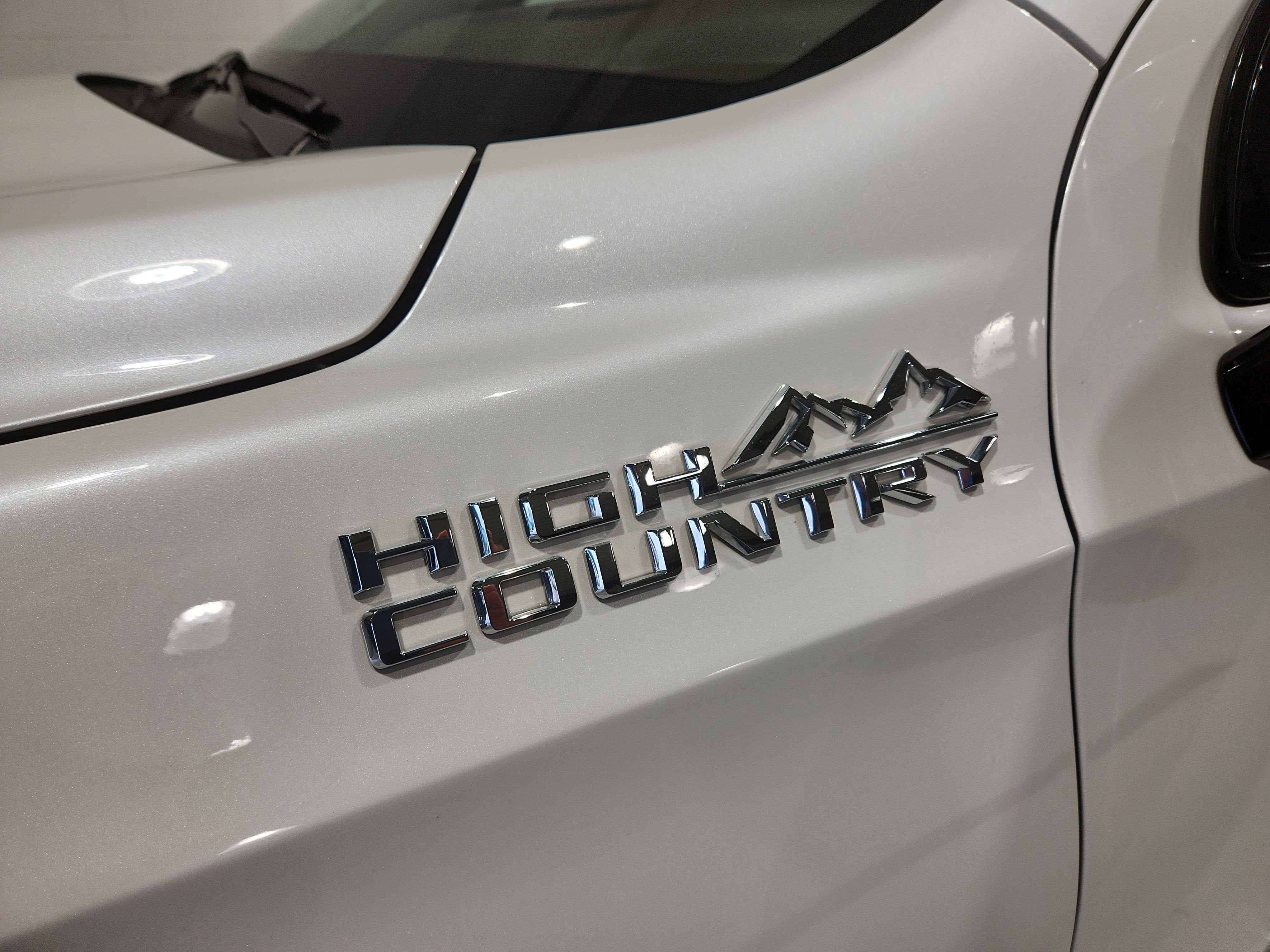 2023 Chevrolet Suburban High Country