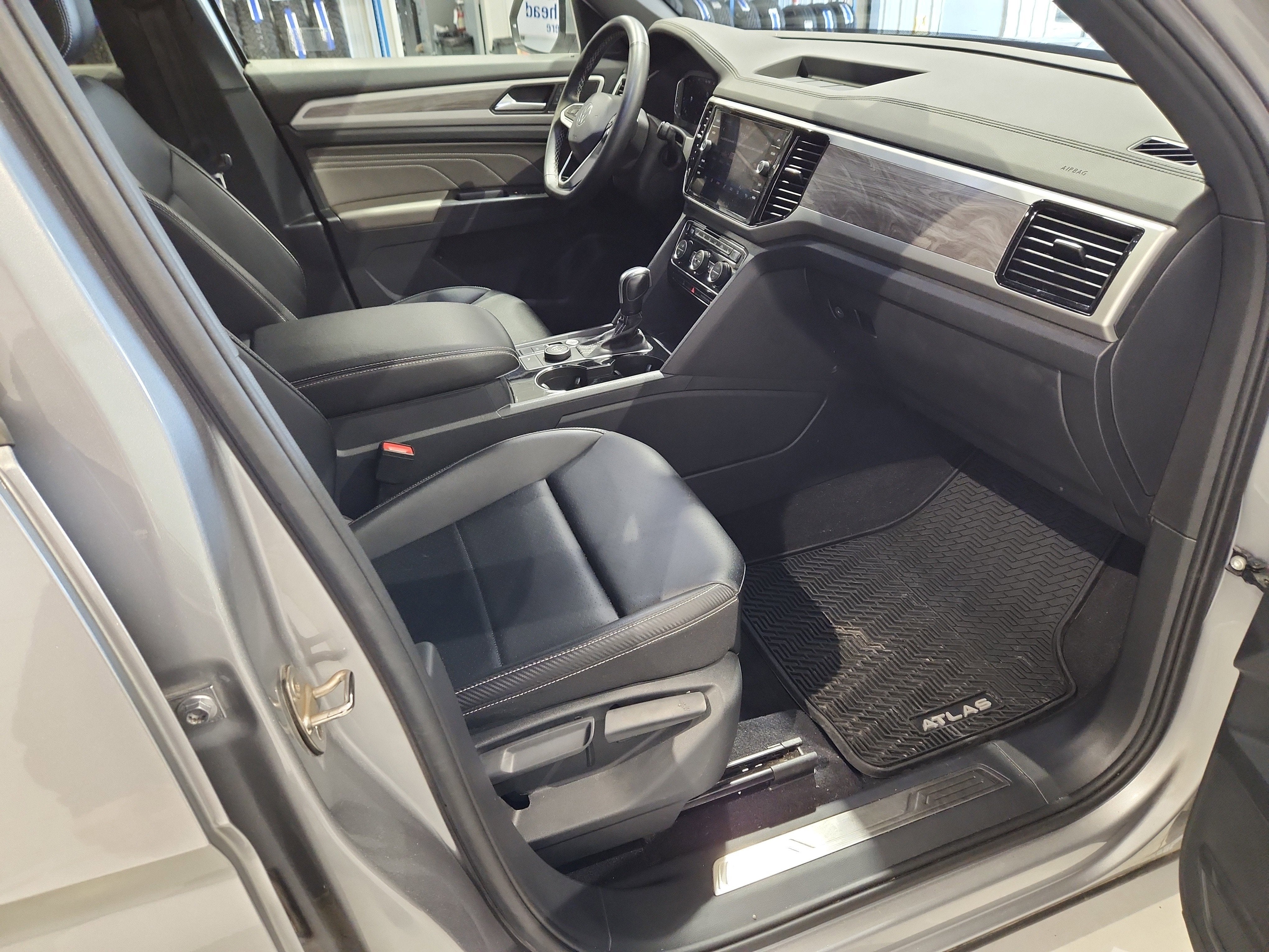 2022 Volkswagen Atlas Cross Sport 3.6L V6 SE w/Technology