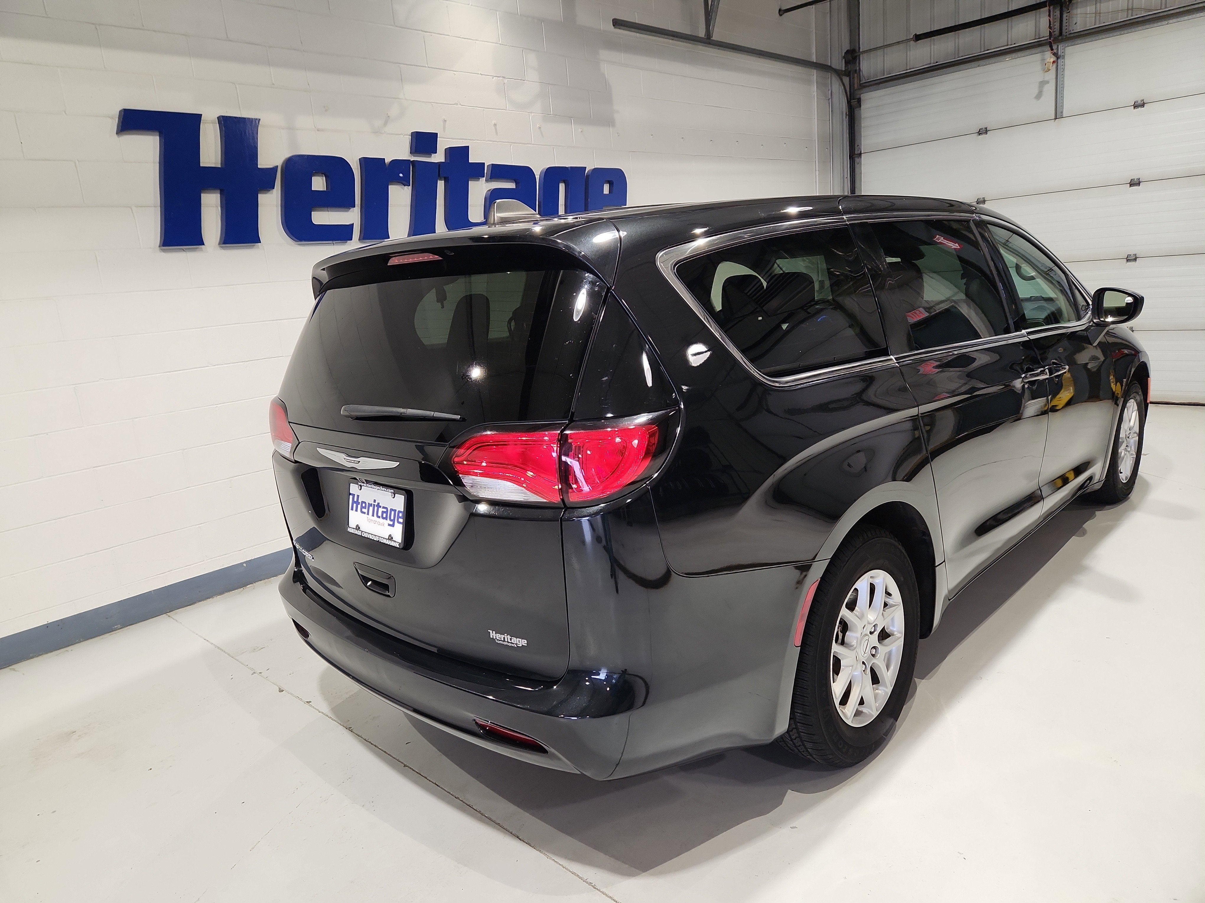 2023 Chrysler Voyager LX