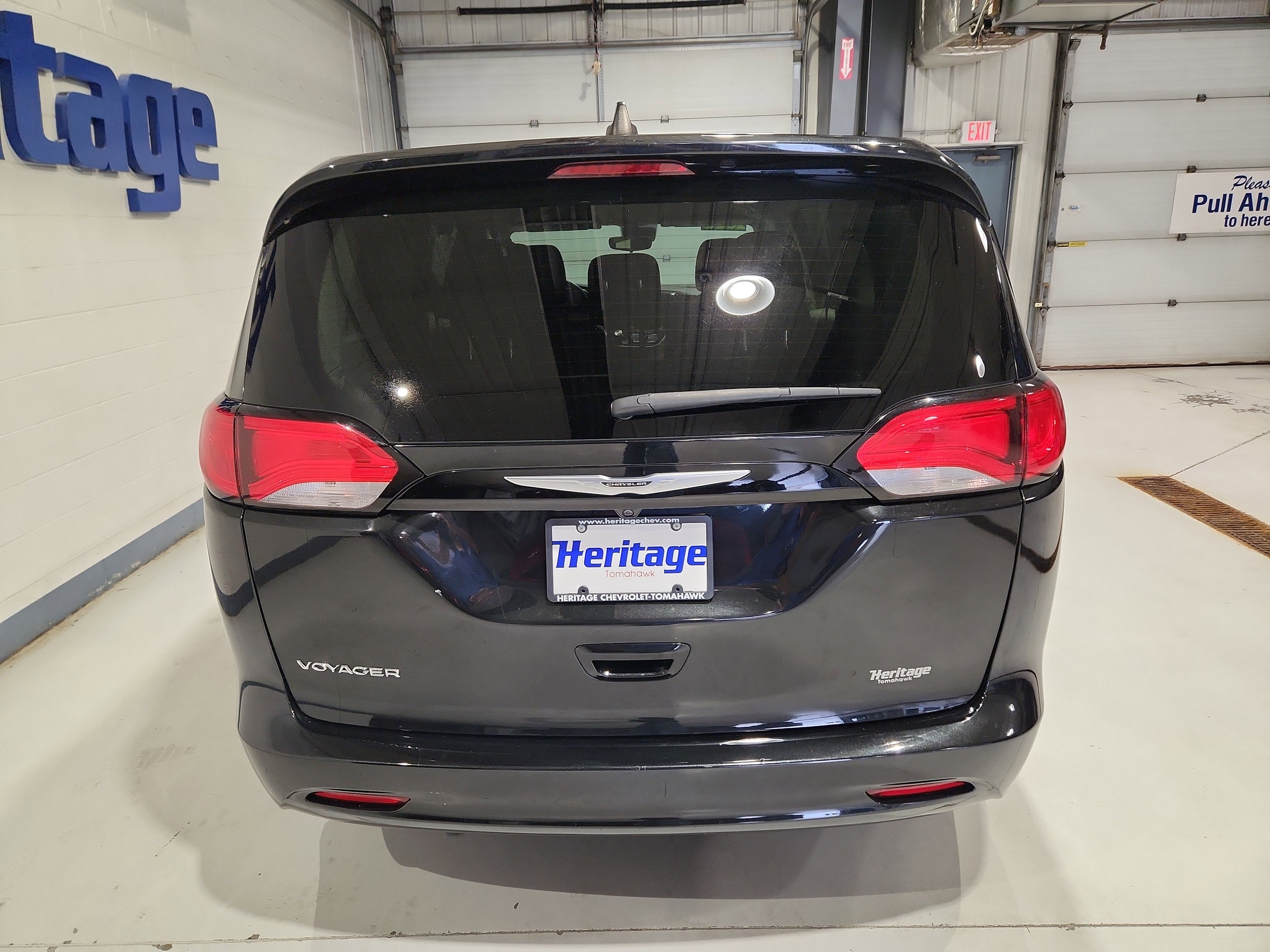 2023 Chrysler Voyager LX