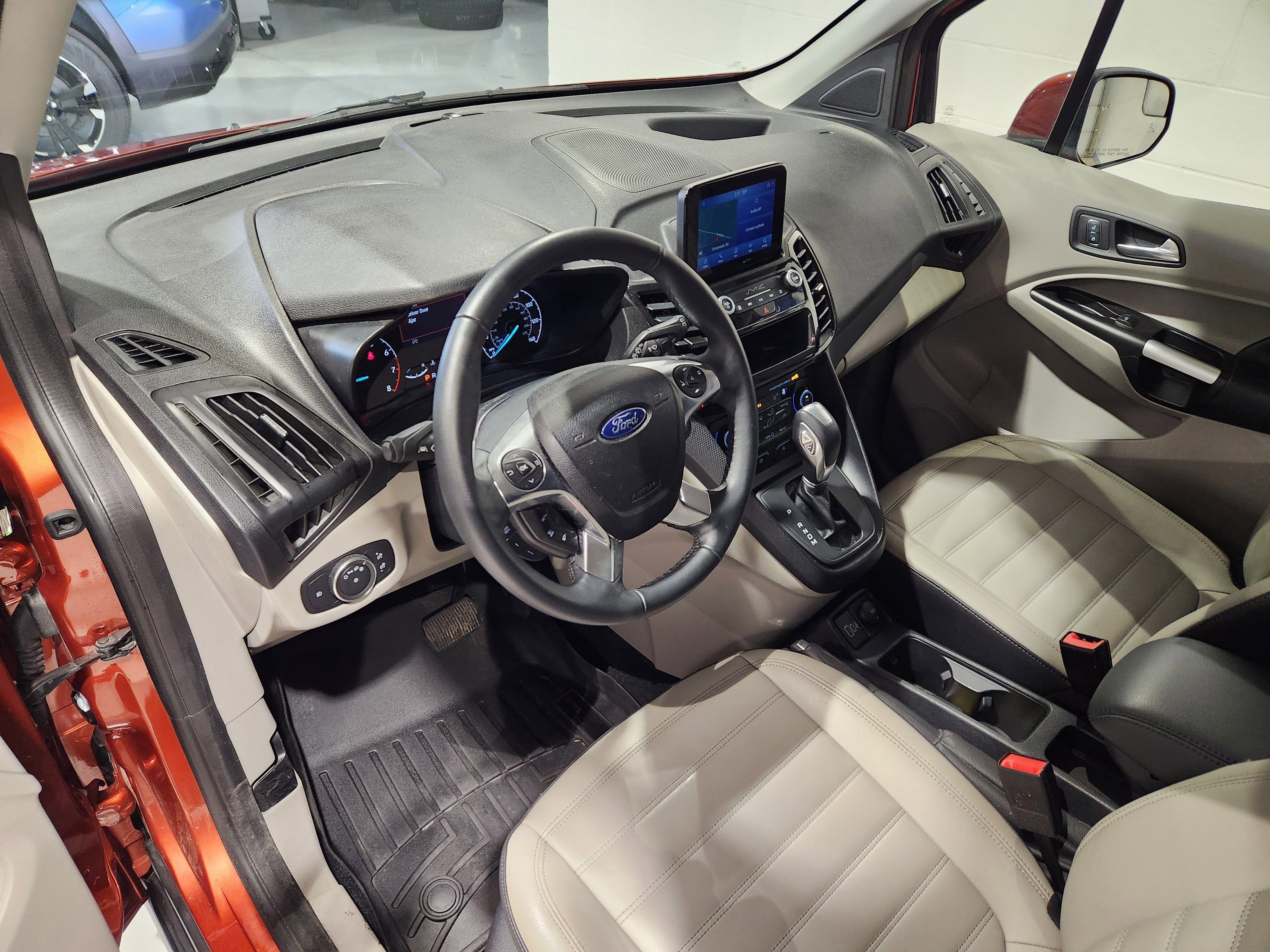 2022 Ford Transit Connect Wagon Titanium