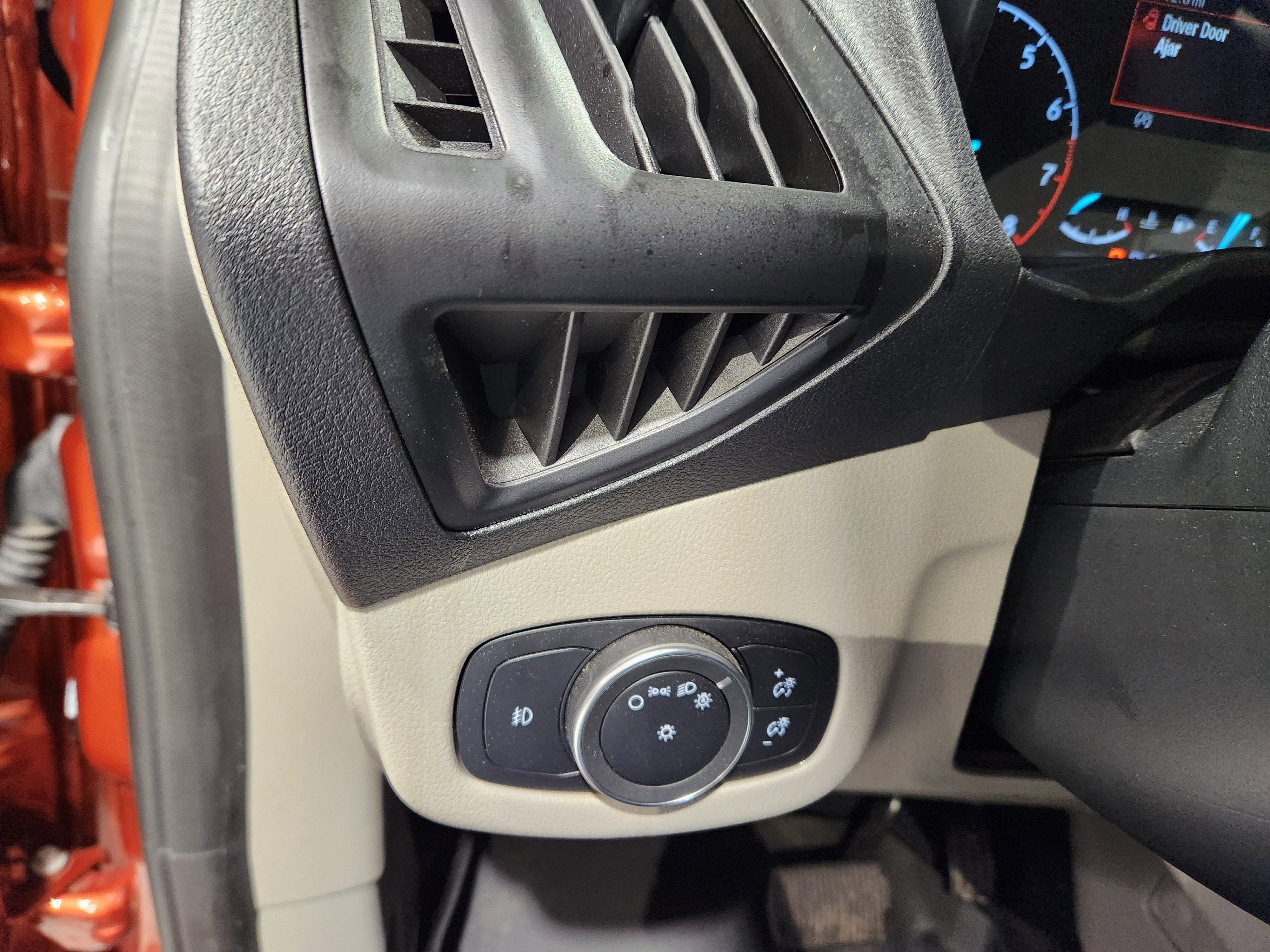 2022 Ford Transit Connect Wagon Titanium