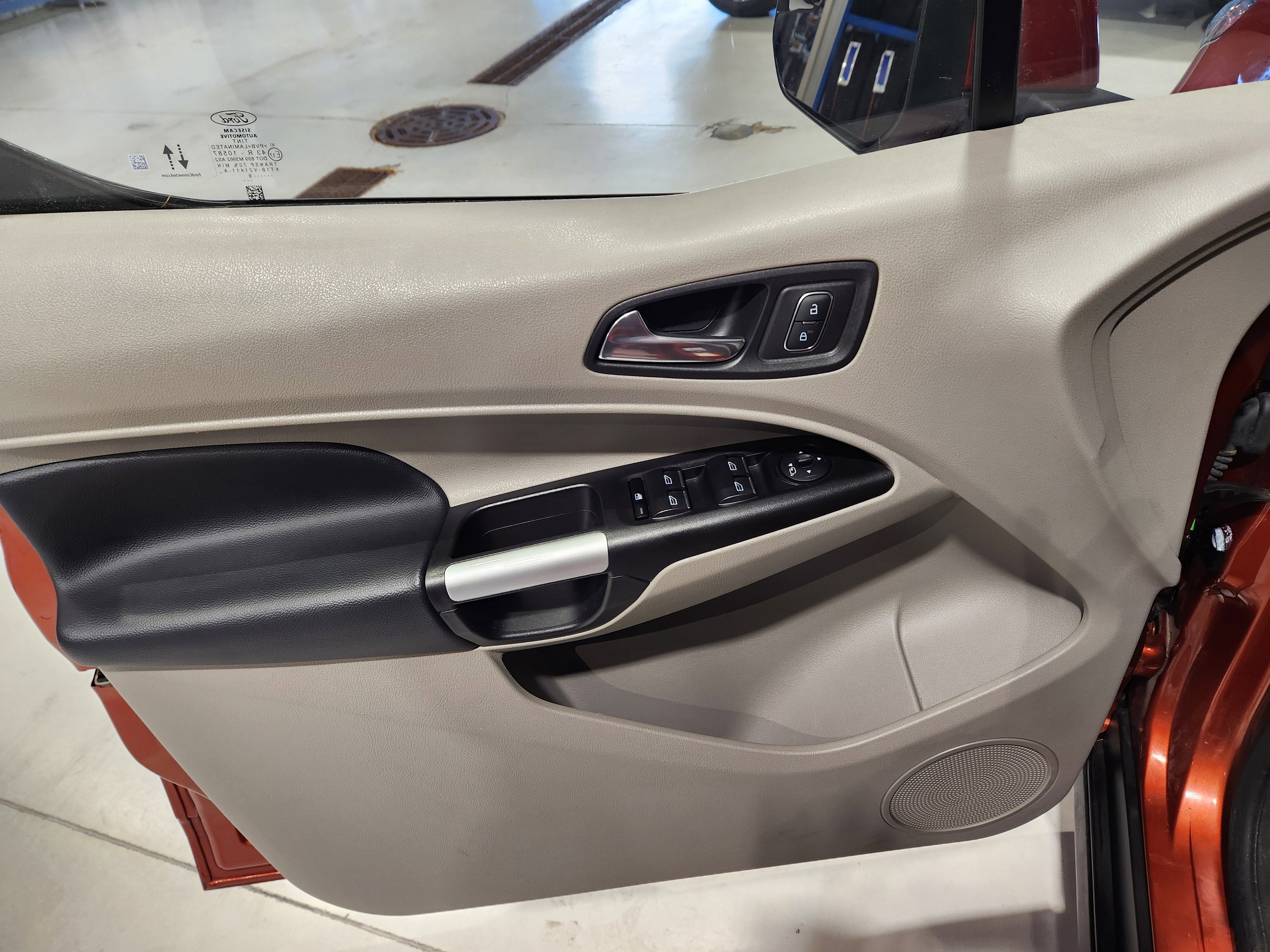 2022 Ford Transit Connect Wagon Titanium