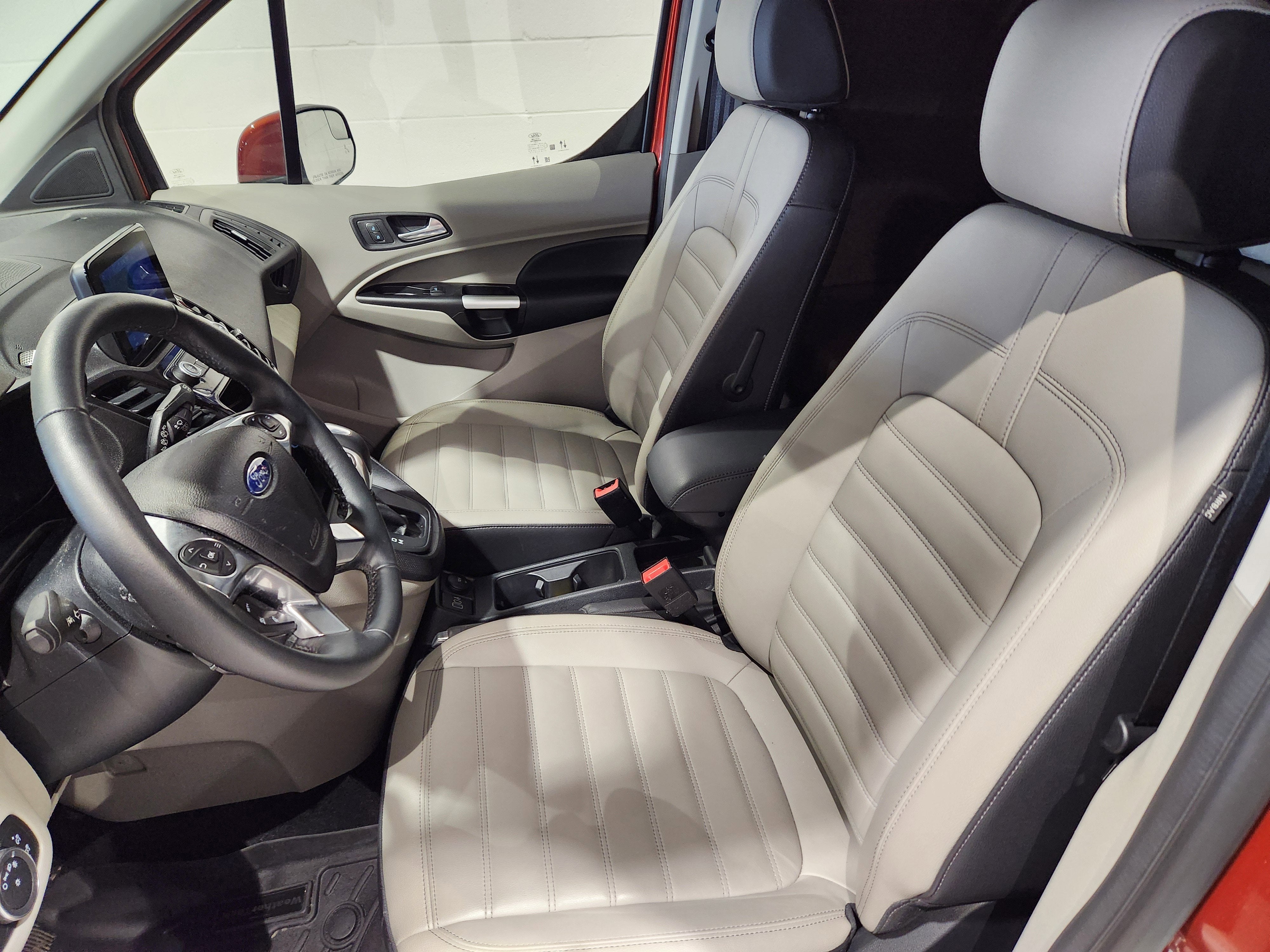 2022 Ford Transit Connect Wagon Titanium