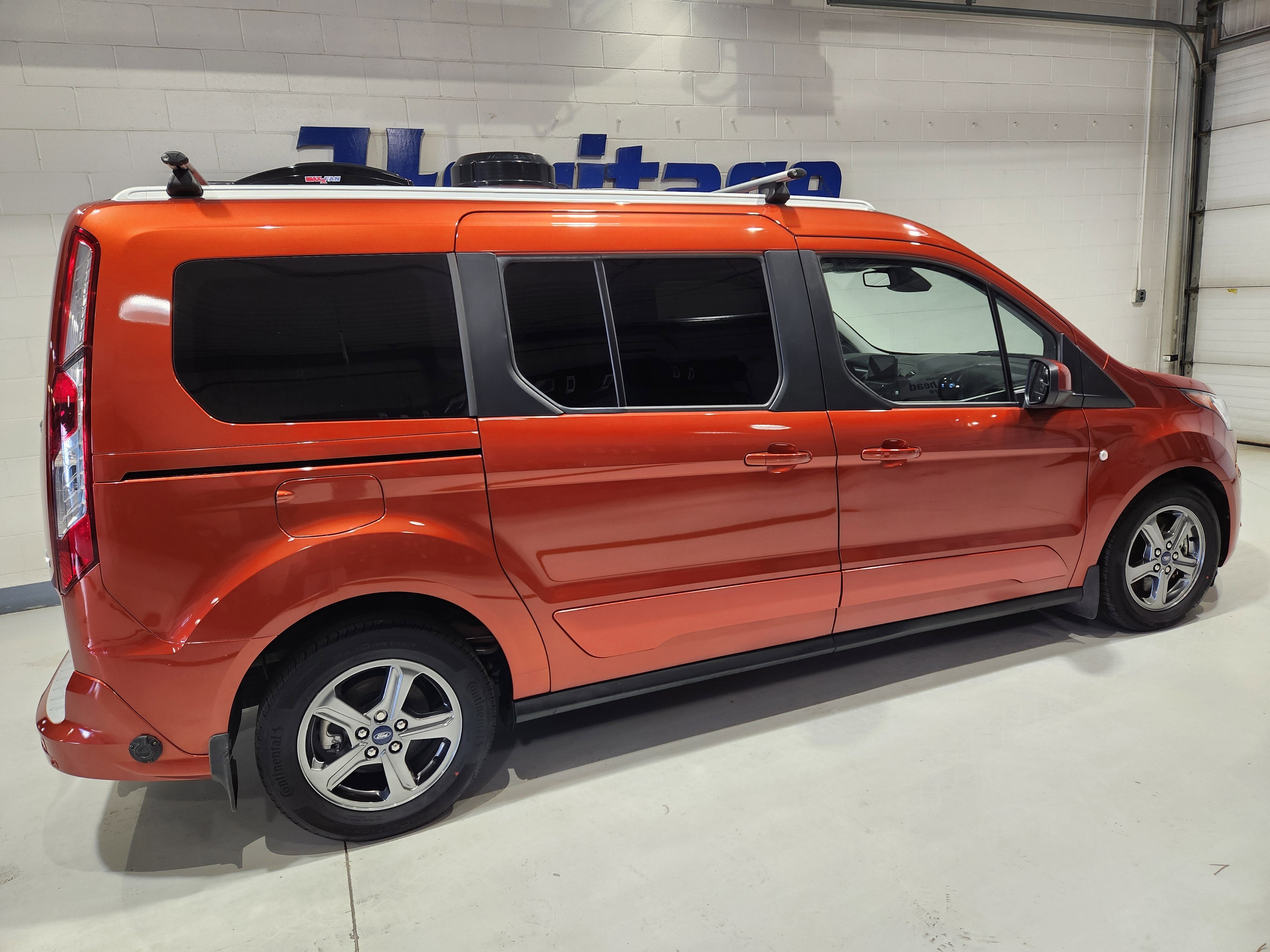 2022 Ford Transit Connect Wagon Titanium
